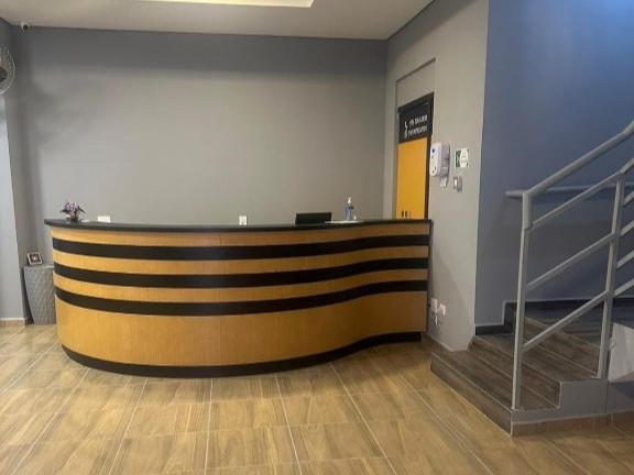 Encontre o equilíbrio perfeito entre conforto e conveniência no nosso hotel localizado no centro de Votorantim! Desfrute de uma localização estratégica, próxima aos principais pontos comerciais, restaurantes e atrações culturais da cidade.
Comece seu dia